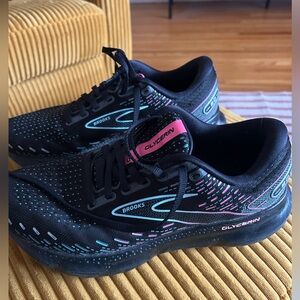 Brooks Glycerin 20 Women’s Black Sneaker Size 9